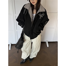 黑色