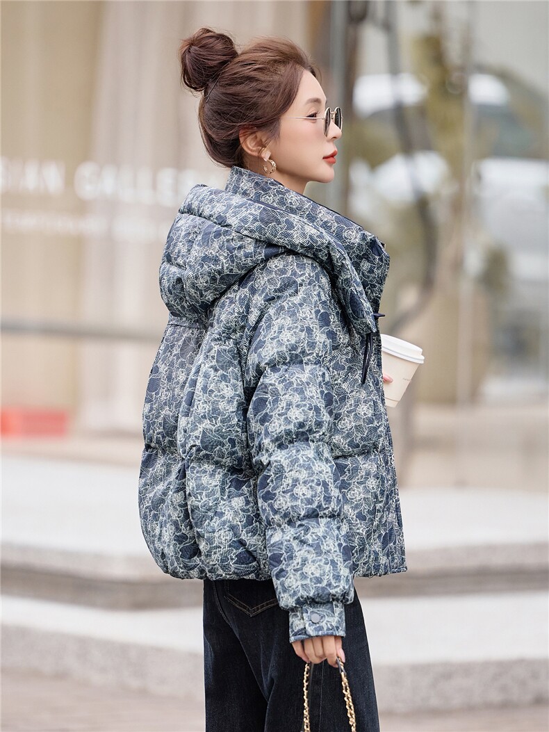 时尚印花连帽白鸭绒羽绒服2025冬季新款,女装羽绒服,余墨