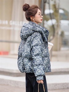 时尚印花连帽白鸭绒羽绒服2025冬季新款图片