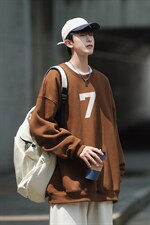 数字7印花宽松圆领卫衣Y128常规版P38加绒版P58浅灰，男装卫衣，电商B219