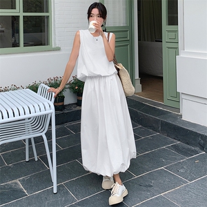 白色花苞半身长裙无袖背心套装两件套女夏甜美减龄气质御姐图片