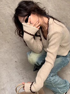 秋冬韩版V领拼色百搭针织打底衫女短款高腰毛衣时髦外穿图片