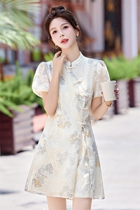 新中式国风名媛钉珠套装女2025新款盘扣旗袍裙高腰显瘦短裤两件套图片