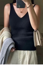 优雅V领吊带背心简约百搭夏季时尚单品显瘦修身设计，女装背心吊带，羿纯羊绒