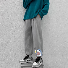 灰色