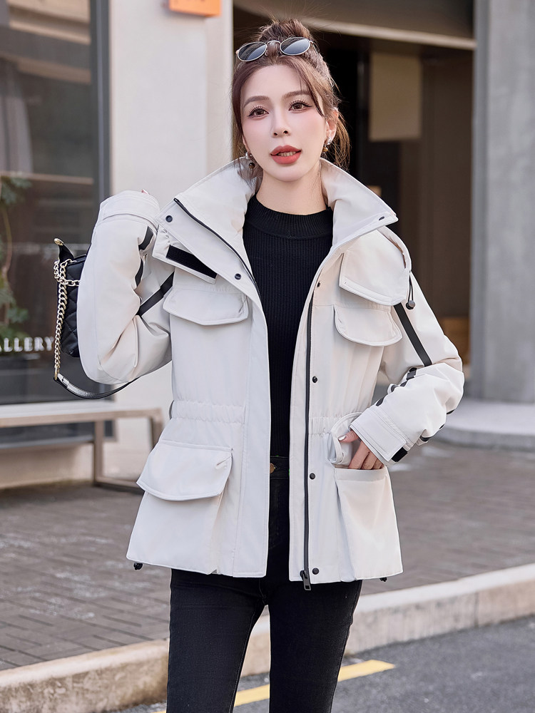 收腰显瘦工装风羽绒服女2024新款冬季小个子气质白鸭绒派克服外套,女装羽绒服,意芙