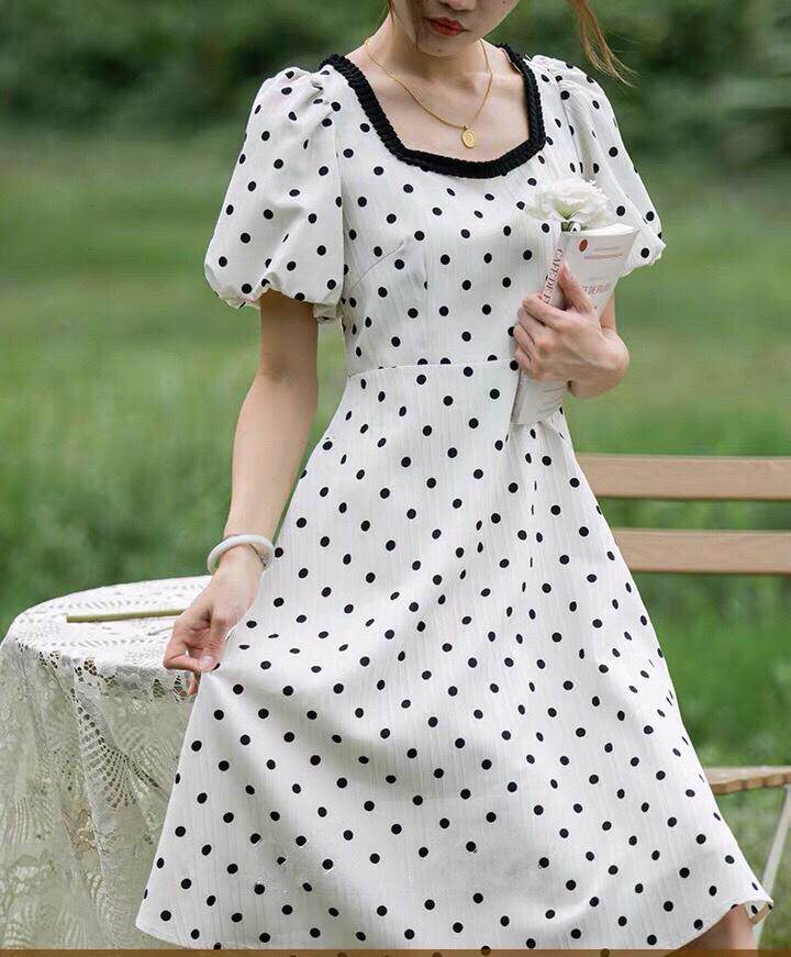 后背蝴蝶结、波点连衣裙，女装连衣裙，Must Bloom绽放