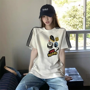 抖音得物品质二开240克宽松纯棉美式潮牌印花三条杠中性风短袖T恤图片