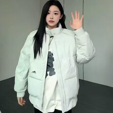 灰绿色