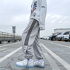 灰色