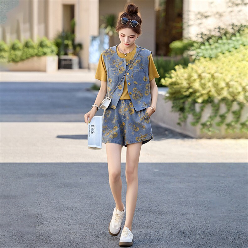 夏天无袖印花牛仔套装女2025超火夏装一整套时尚减龄九分裤两件套,女装套装/套裙,关键词