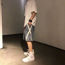 浅蓝色