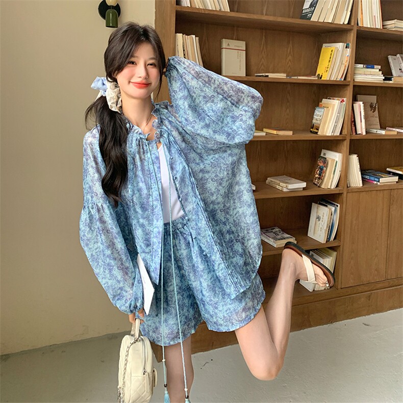 洋气减龄蓝色碎花套装女2025夏新款韩系小个子防晒衬衫短裤两件套,女装套装/套裙,2C169
