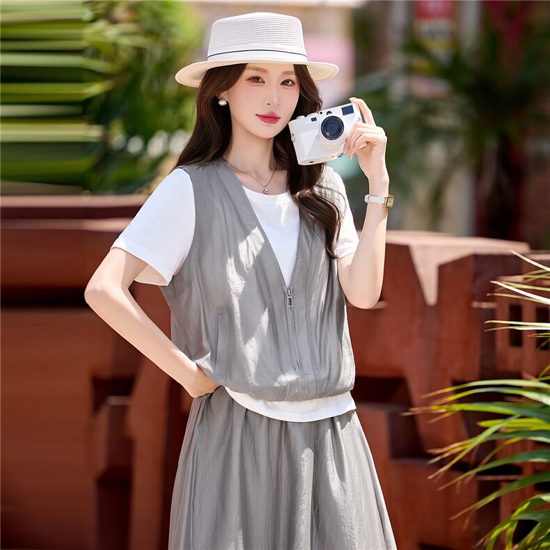 2026年夏季时尚潮流假两件撞色上衣+半身裙两件套休闲风,女装套装/套裙,伊航服饰