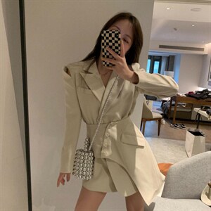 春款现货  两件套西装图片