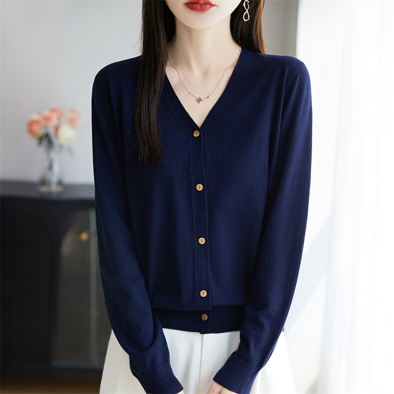 韩系彩扣精纺细毛针织开衫女外套毛衣25早秋长袖轻暖外搭小衫上衣,女装蕾丝衫/雪纺衫,暖烁羊绒