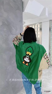 拼色鸭子棒球服图片