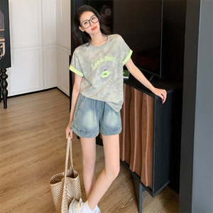 女夏新休闲运动时尚套装洋气百搭圆领扎染刺绣短袖牛仔短裤两件套图片