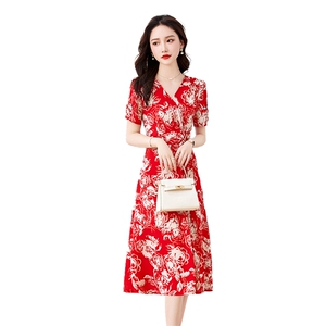 妈妈夏季2025新款女装中长款气质显瘦印花连衣裙图片