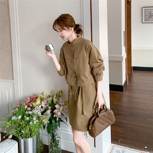 卡其色假两件工装风连衣裙女2025春新款超好看抽绳收腰显瘦A字裙图片