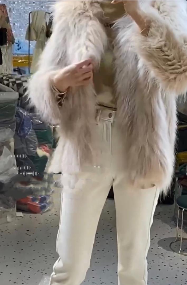 洋气款仙气飘飘有里布长款白貉编织皮草外套,女装皮草,L·H·X
