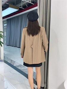 竖条纹西服图片