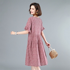 2021年夏季花色通勤圆领宽松腰套头荷叶袖短袖中长款褶皱连衣裙，女装大码女装，叶笙衣