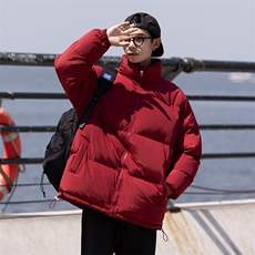 酒红色