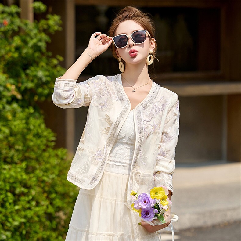 新中式国风钉珠刺绣短款外套女2025春夏新款洋气小个子薄款防晒衣,女装短外套,英标秀（1C119）