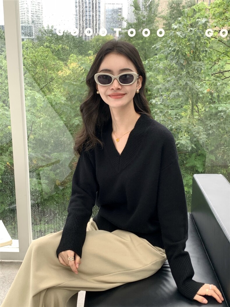 V领女秋冬复古设计感长袖纯色针织衫上衣,针织衫/毛衣,玛卡隆羊绒