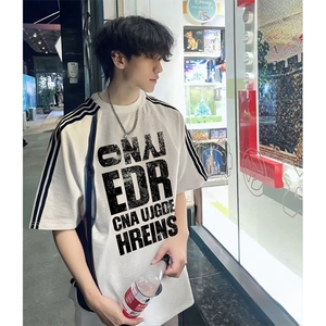 抖音得物品质二开240克宽松纯棉美式潮牌印花三条杠中性风短袖T恤图片