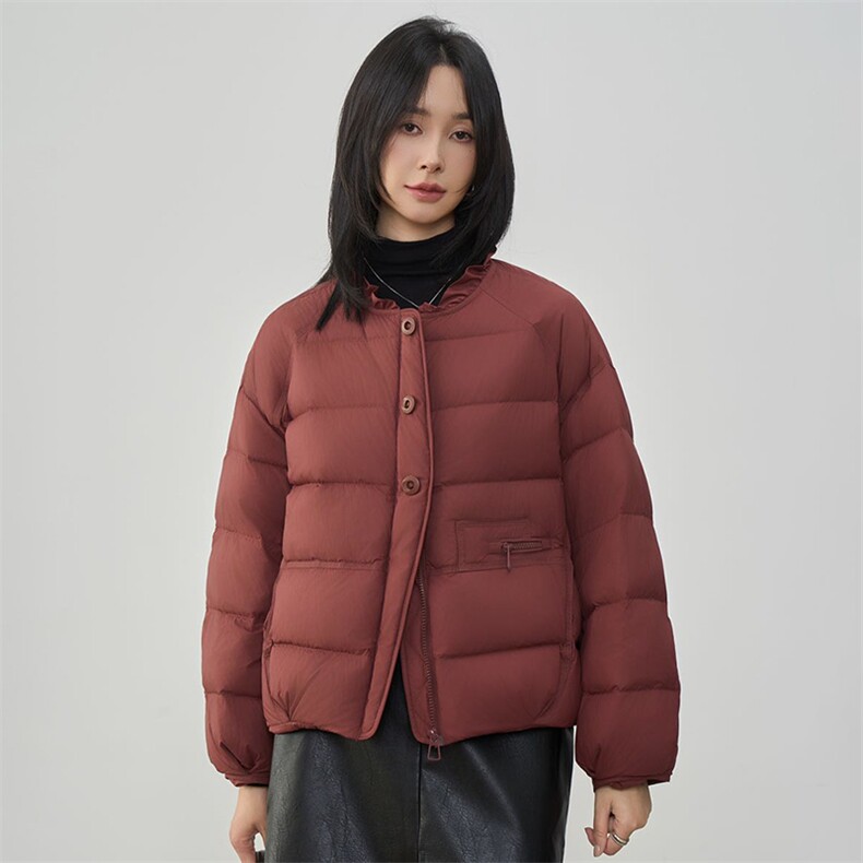 2025年冬季休闲风白鸭绒保暖常规90白鸭绒,女装羽绒服,阳光伊恋
