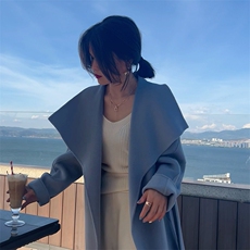 2025年夏季常规纯色中长款长袖一粒扣时尚百搭大翻领大衣简约大方，女装双面呢大衣，蒙绒特