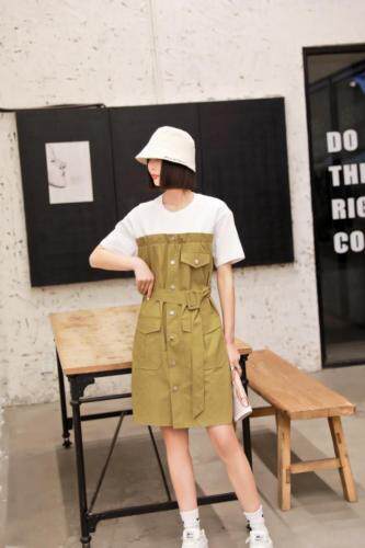 休闲收腰连衣裙夏季，女装连衣裙，登石木子