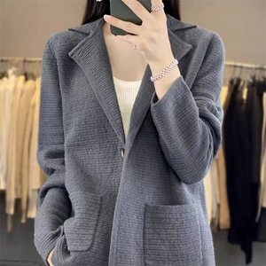 秋冬新款中长款100%纯羊毛针织开衫女V领带兜毛衣宽松羊绒衫外套图片
