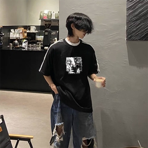 抖音得物高品质二开240克宽松纯棉美式潮牌三条杠织带短袖T恤图片