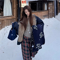 藏青色