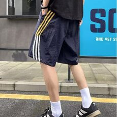 藏青色