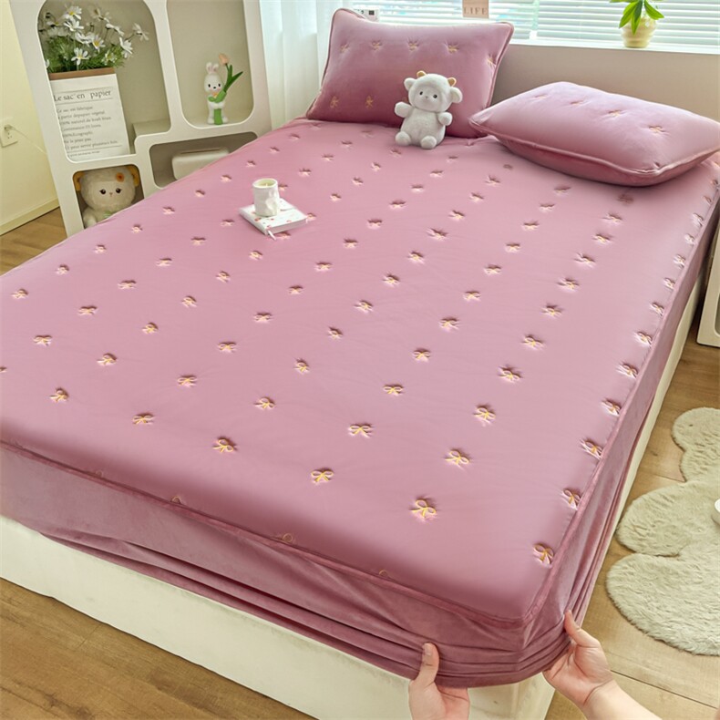新款A类婴儿绒宝宝绒牛奶绒夹棉绣花床笠，床单，一起卖家纺