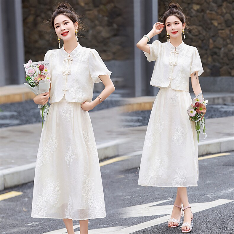 气质小香风刺绣套装女新中式流苏盘扣泡泡袖衬衫半身裙两件套，女装套装/套裙，兰菲阁
