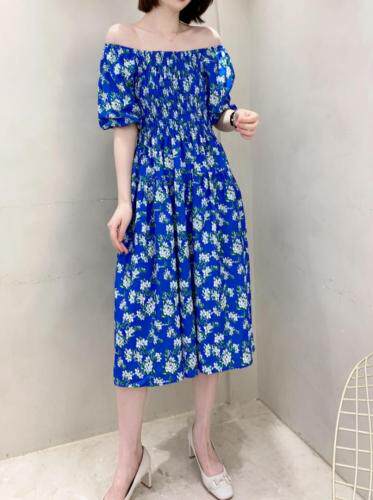 韩版碎花一字肩连衣裙，女装连衣裙，奥莎