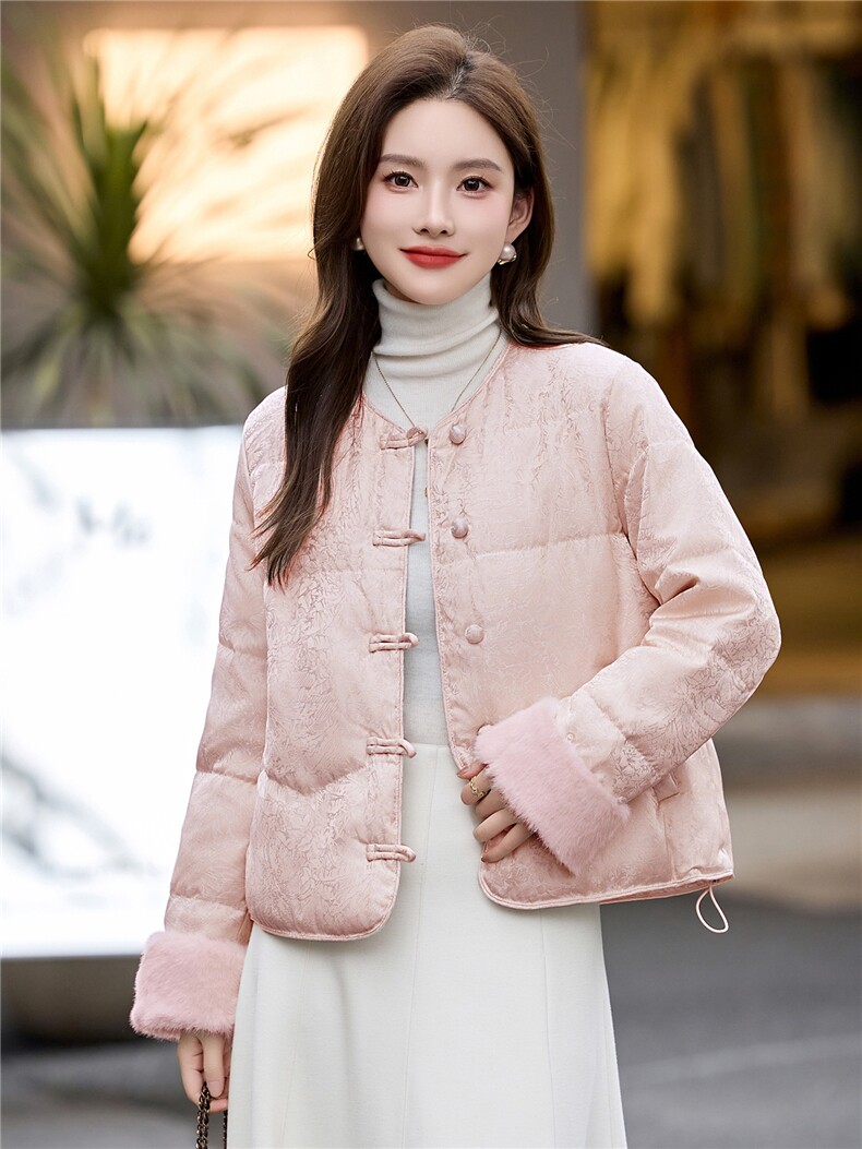 时尚立领羽绒服女2025冬季新款新中式宽松洋气短款羽绒外套,女装棉衣/棉服,伊航服饰