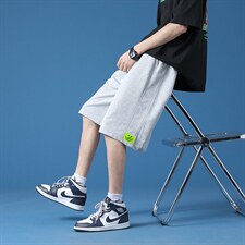 灰色