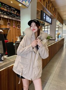 冬季新款三色大毛领派克服图片