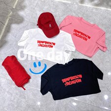 修身小版T，其它，mo mo kiss u