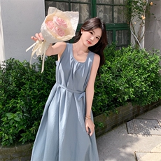 法式温柔无袖连衣裙2025新款女夏仙女收腰孕妇度假风高级吊带长裙，女装连衣裙，纯色衣恋