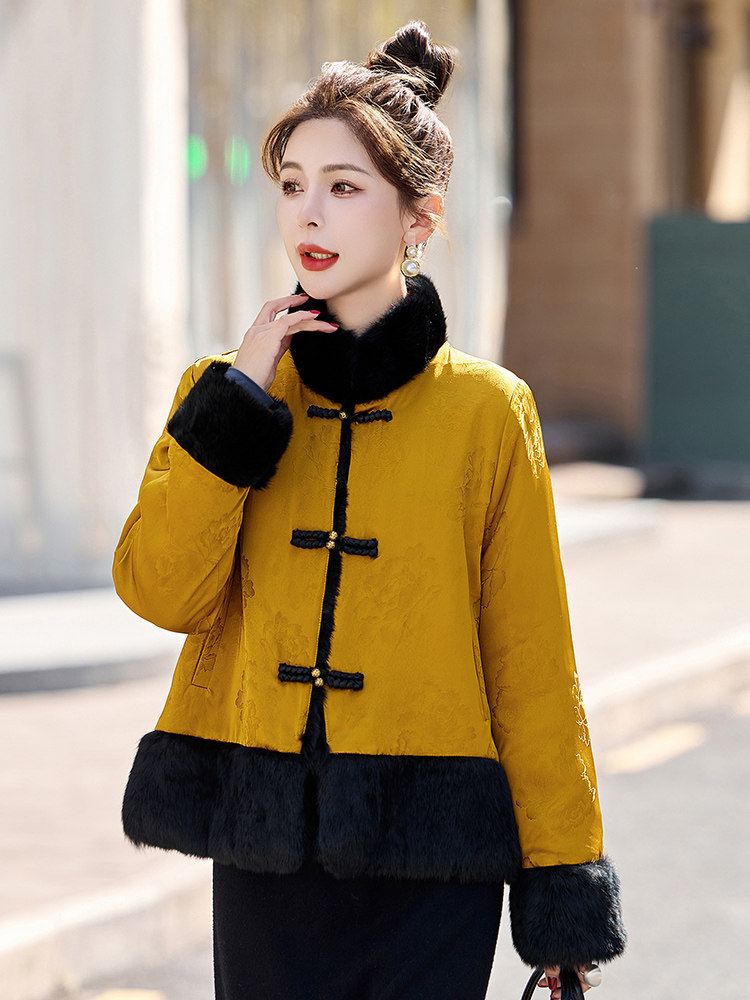 【90白鸭绒】新中式短款羽绒服冬装喜庆新年红本命年貂毛拼接外套,女装羽绒服,衣之秀