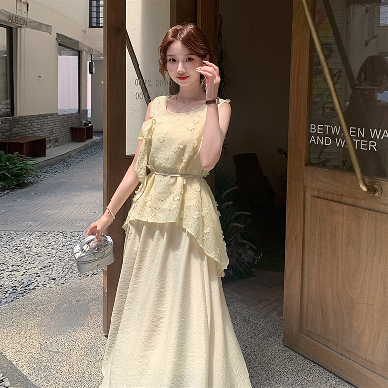 设计感无袖背心套装女2025夏季新款时尚立体花朵上衣半身裙两件套,女装套装/套裙,纯色衣恋