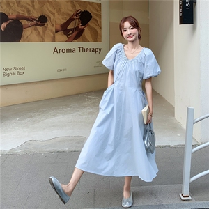 浅蓝色V领泡泡袖设计长裙女2025新款夏季文艺淡人超好看连衣裙潮图片