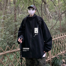 黑色